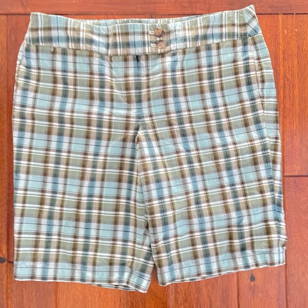 Ann Taylor Signature Fit Green  Plaid Bermuda Shorts Size 10